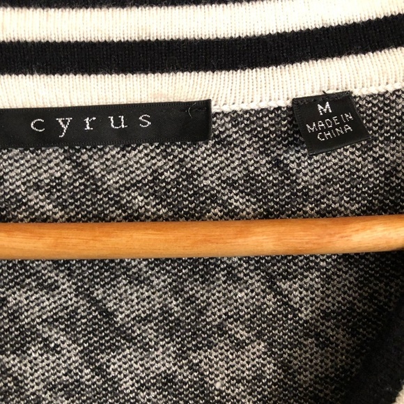 Cyrus Sz M Houndstooth Cardigan Sweater NEW Button Front Short Retro Classic - Picture 6 of 7